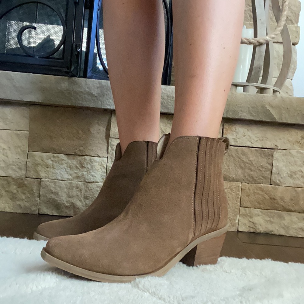 Steve Madden western booties